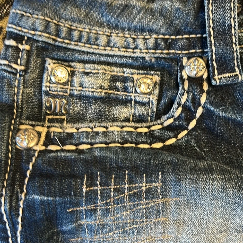 Miss Me Tag size 29 Dark Blue Denim Shorts with  peekaboo pockets - Picture 9 of 16